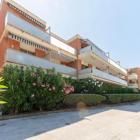 公寓 La Croix Du Sud-4 By Interhome