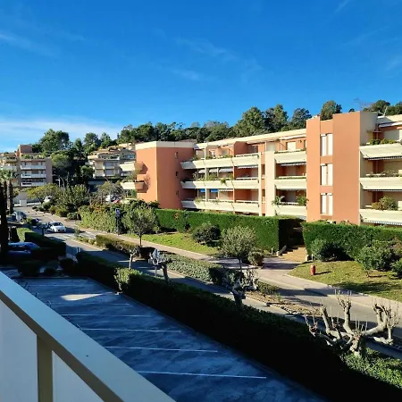 La Croix Du Sud-4 By Interhome *